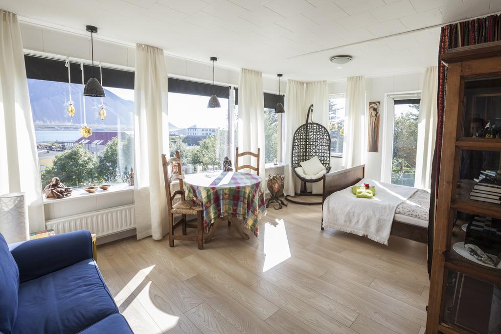 Blomasetrith Homestay Borgarnes Zimmer foto